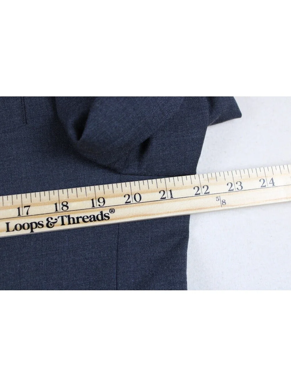 Tommy Hilfiger Men's Gray 2-Piece Suit – Size 36x30 – Excellent Condition